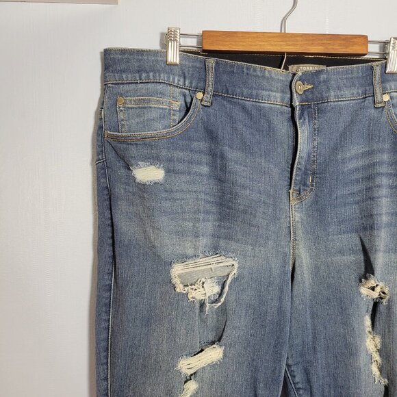 Torrid 24T Medium Wash Denim Blue Ripped Faded Distressed Stretch Skinny Jeans - Picture 4 of 10
